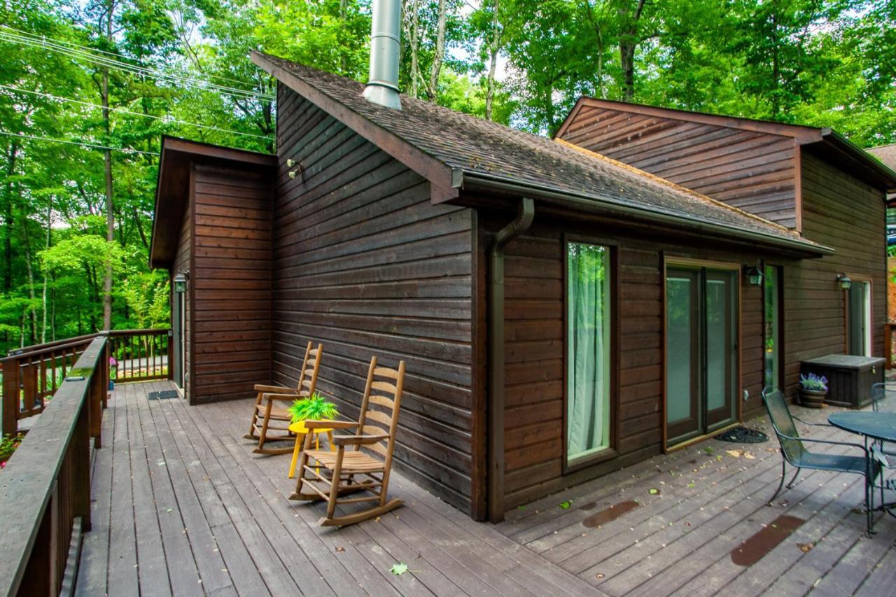 Little Cub Cottage - Mtn Views & Community Pools Гетлинбург Екстериор снимка