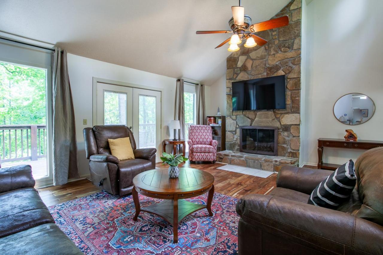 Little Cub Cottage - Mtn Views & Community Pools Гетлинбург Екстериор снимка