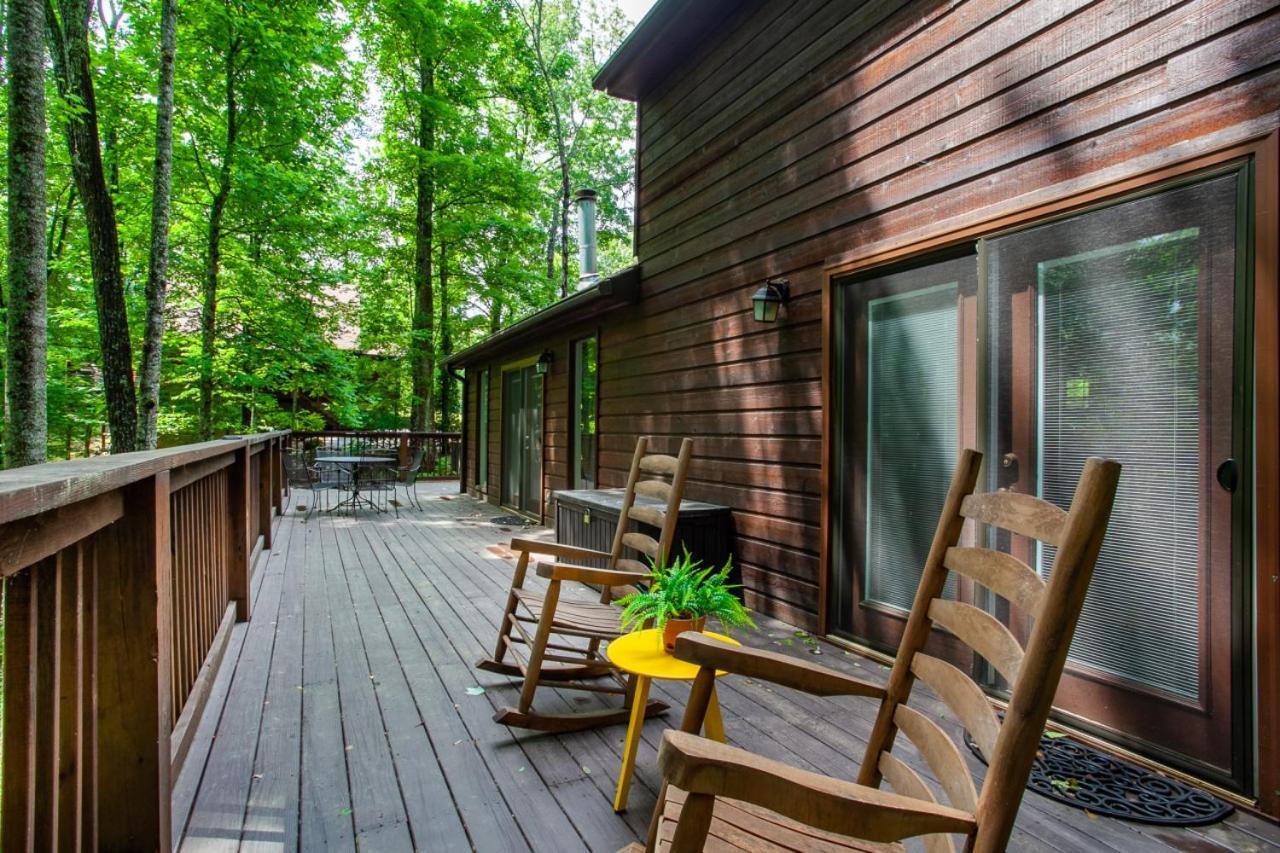 Little Cub Cottage - Mtn Views & Community Pools Гетлинбург Екстериор снимка