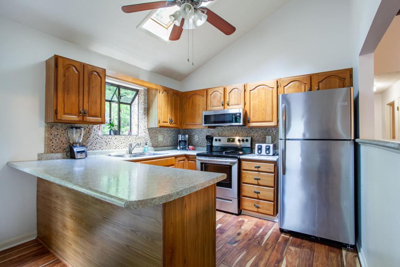 Little Cub Cottage - Mtn Views & Community Pools Гетлинбург Екстериор снимка